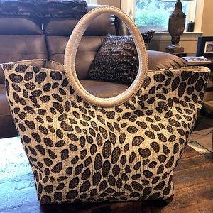 Great casual Spring, Summer and Fall bag.